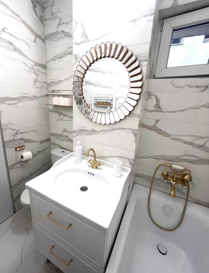 Apartament cu 3 camere decomandat în Central