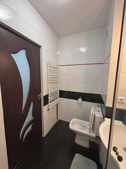 Apartament cu 2 camere decomandat în Livezeni