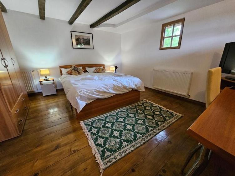 Casă cu 4 camere cu Teren 700 Mp în Sărata