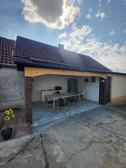 Casă individuală cu 5 camere cu Canalizare în Câlnic