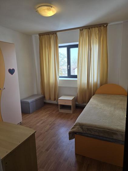 Apartament cu 4 camere decomandat în Central