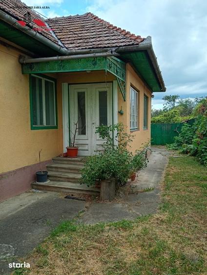 Casă cu 4 camere cu Teren 800 Mp în Central