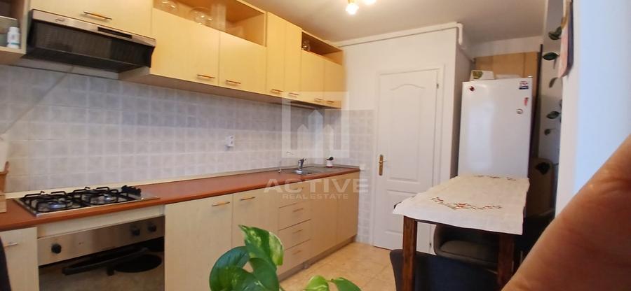 Apartament cu 3 camere semidecomandat, mobilat în Andrei Mureșanu