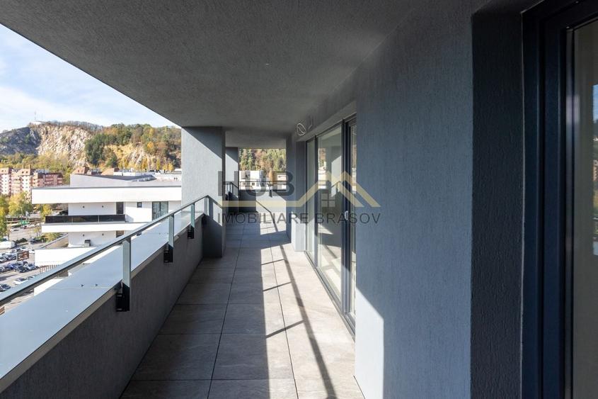 Penthouse cu 6 camere decomandat în Răcădău