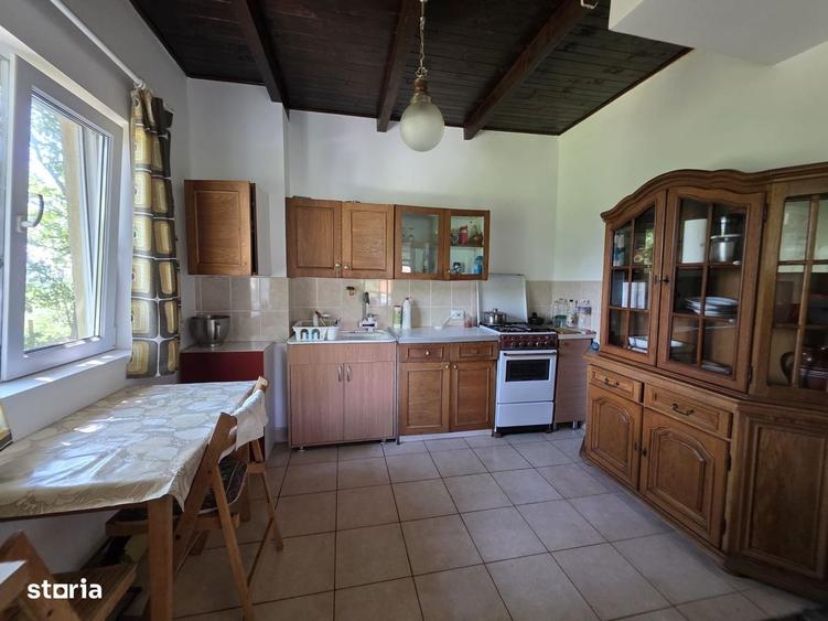 Casă cu 4 camere în Bălata