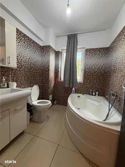 Apartament cu 2 camere decomandat în Nicolina