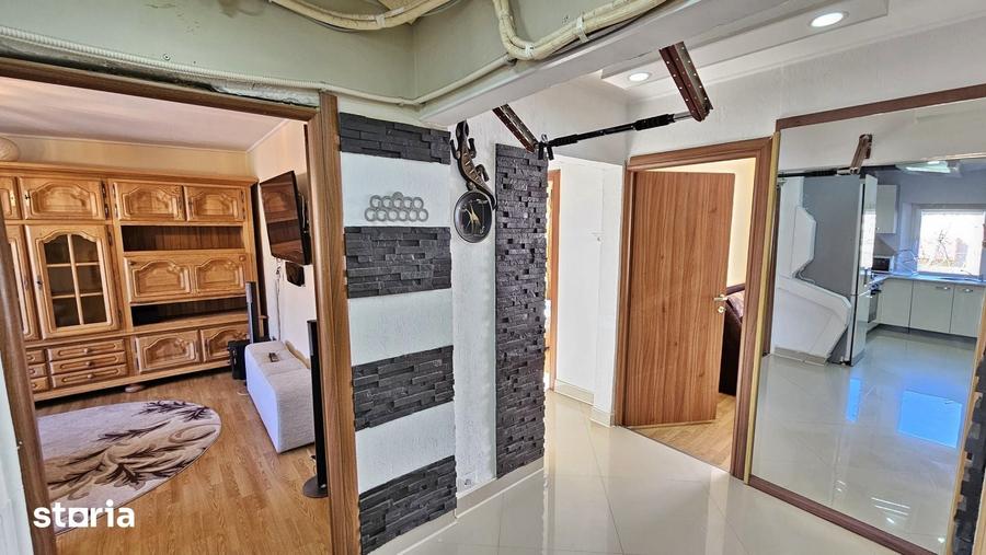 Apartament cu 3 camere în Zorilor