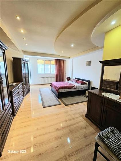 Apartament cu 3 camere decomandat, mobilat în Central
