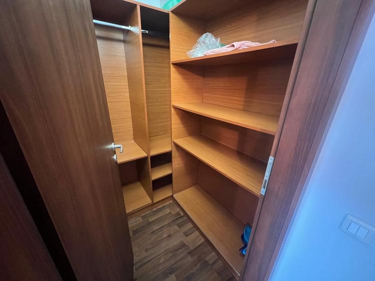 Garsonieră în Titan