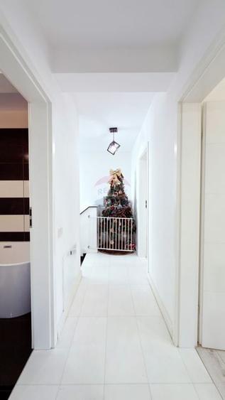 Vila 4 camere | Teren 251 mp | 2 parcari | 10 min Metrou - 34