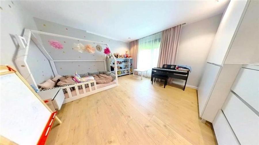 FILM & Tur LIVE!Vila cu arhitectura selecta,intr- o eleganta oaza de liniste - 11