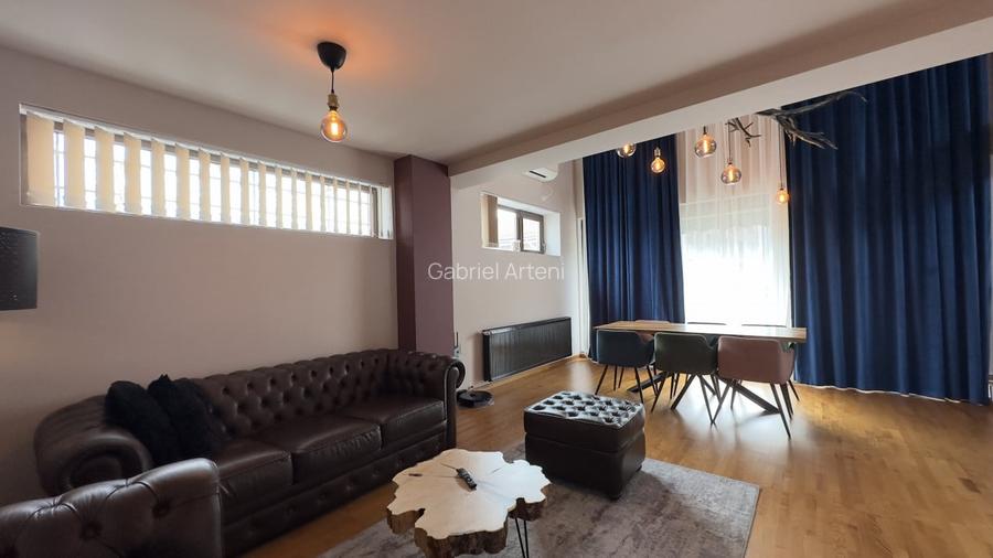 Apartament spatios cu 5 camere, vila 2010!