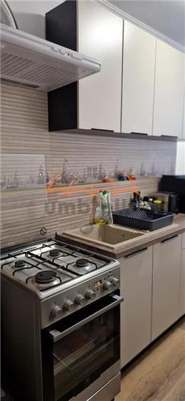 Apartament cu 3 camere decomandat în Horea