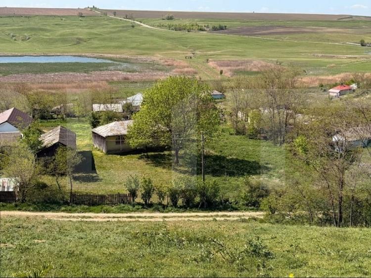 Teren Construcții de 3344 mp, în Costești