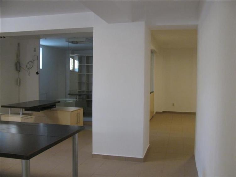 Spatii pentru birouri - disponibil Demisol - 210 - 8