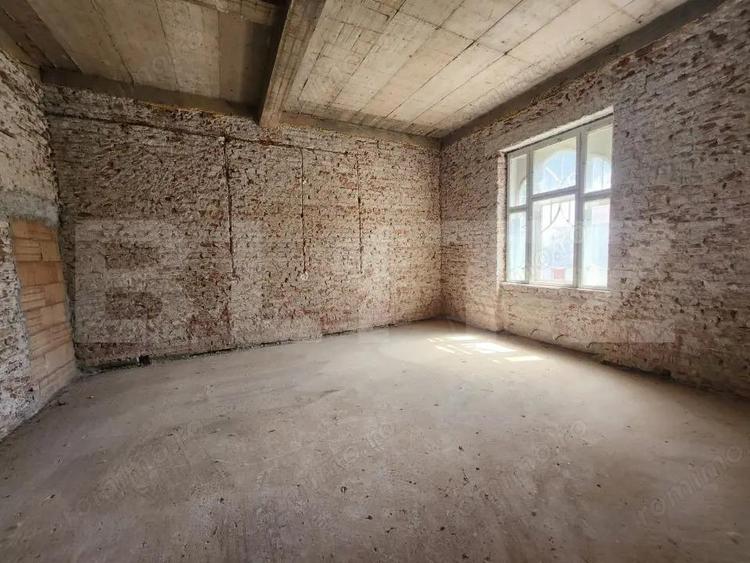 Conac boieresc de epoca elegan?a istorica, a?teapta sa renasca,1600 mp teren - 2