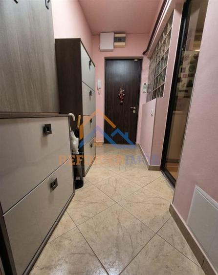 Vanzare apartament 3 camere zona Calea Giulesti - 2