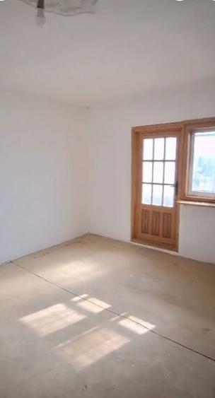 Vand apartament, 2 camere , etaj 2 - 1