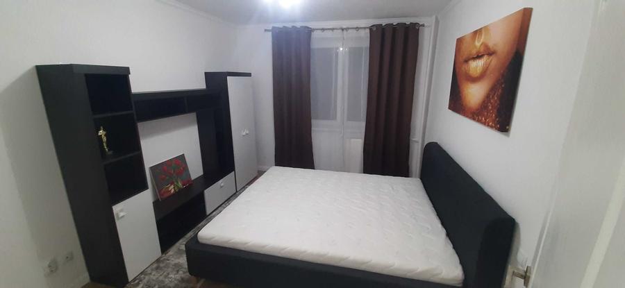 Apartament cu 3 camere decomandat în Nufărul