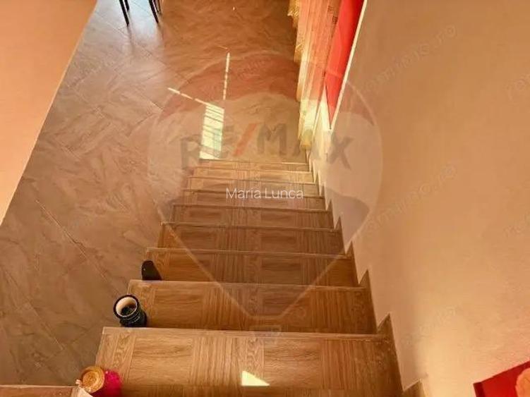 Casa / Vila cu 5 camere de vanzare