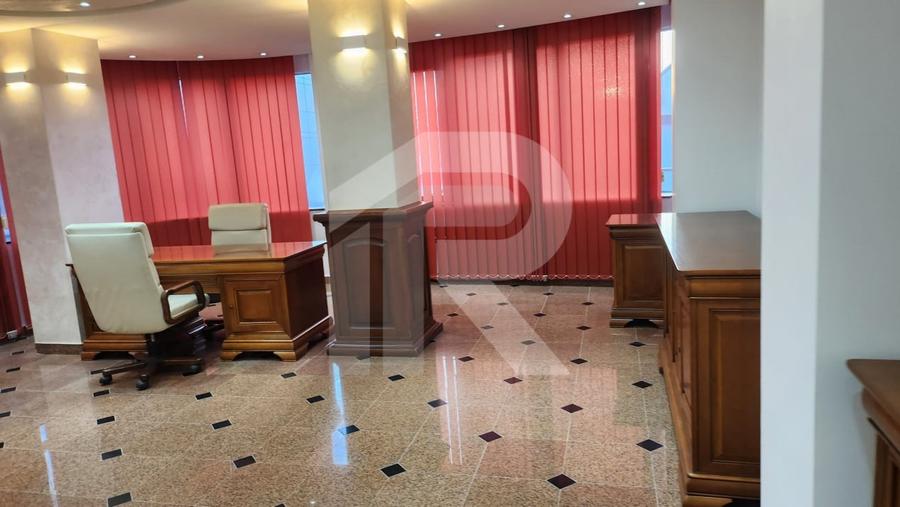 Spațiu premium birouri sau clinică, 2 corpuri, 12 parcări, lift, terasă - 7500 E - 4