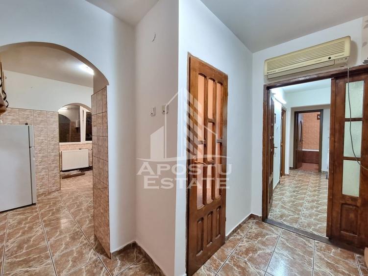 Apartament cu 3 camere, decomandat, centrala proprie, AC, zona Lunei - 6