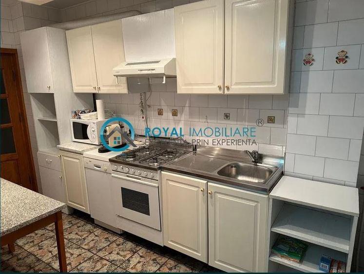 Royal imobiliare - Vanzare apartament 3 camere in zona Ultracentrala - 4