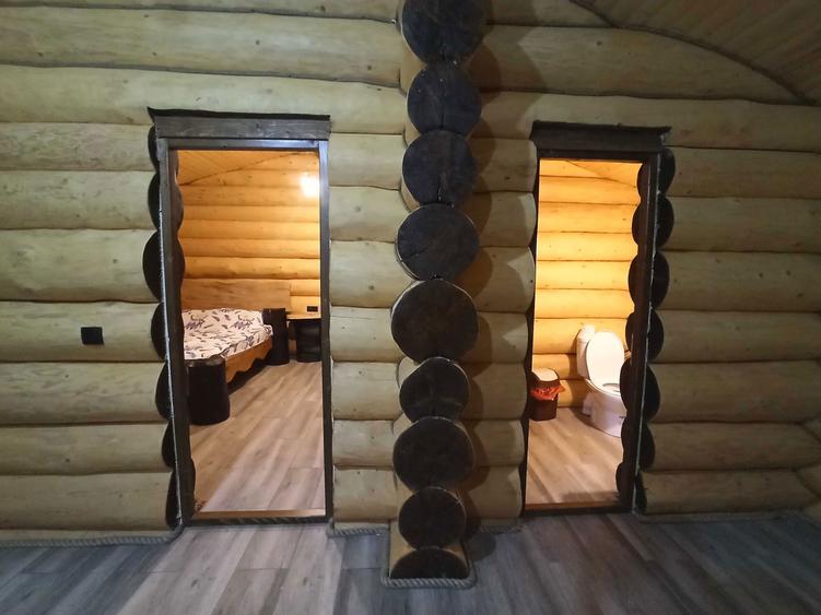 Casa de vacanta din lemn rotund, in Bucovina comuna Panaci, Coverca - 2