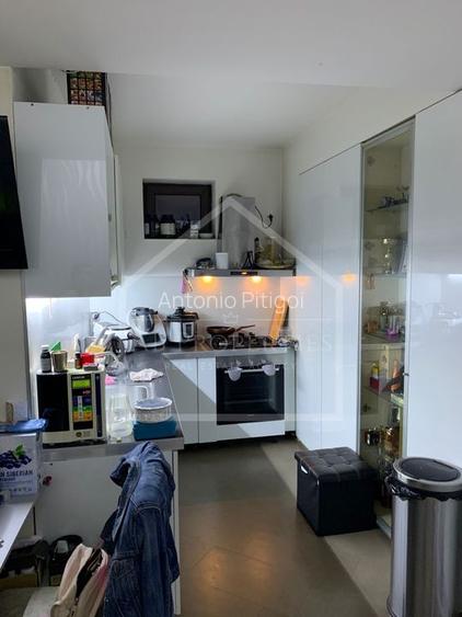 Apartament cu 3 camere decomandat, mobilat în Bucureștii Noi Apartament cu 3 camere decomandat, mobilat în Bucureștii Noi