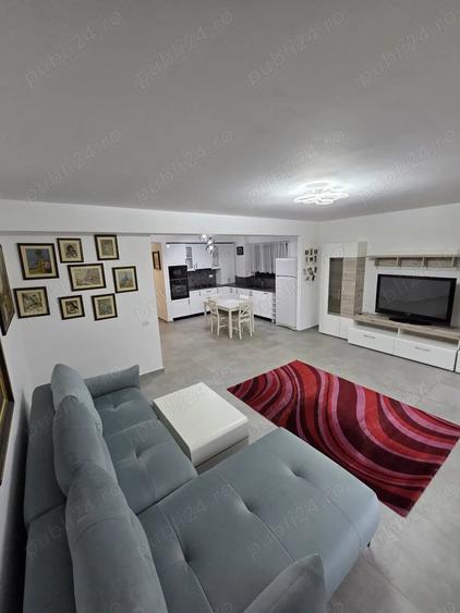 Casă cu 6 camere cu Teren 297 Mp în 1 Decembrie