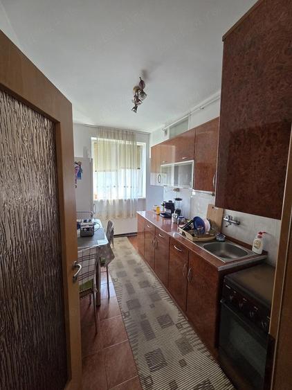 De vanzare apartament 3 camere zona Lunca, Re?i?a - 6