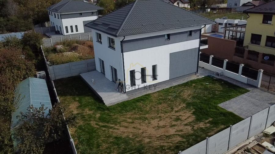 Individuala 4 cam, 140mp utili, 400mp teren, utilitați! Comision 0%! - 2