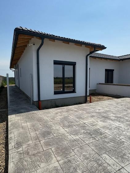 Duplex pe parter în Moșnița Nouă - 2