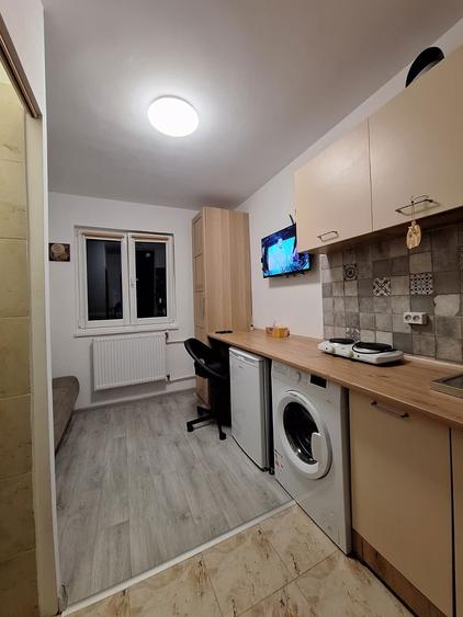 Camera de camin cu baie proprie, cartier Florilor - 8