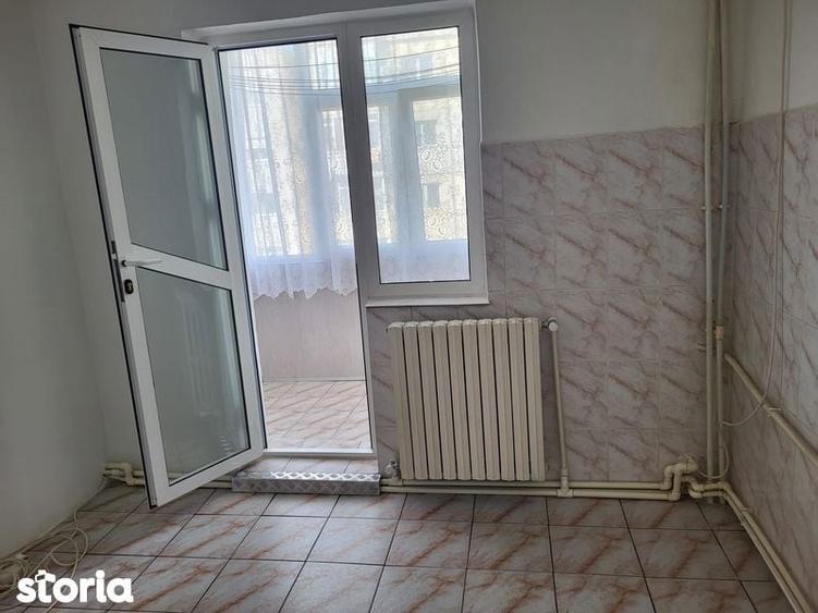 Vand Apartament zona Liceul Agroalimentar ( depozit farmaceutic) - 4