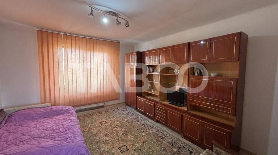 Casa individuala de vanzare 756 mp teren Sura Mare zona deosebita - 2