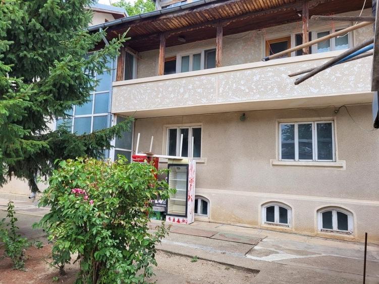 VANZARE  PROPRIETATE CIOFLICENI /TEREN GENEROS/POTENTIAL RIDICAT - 4