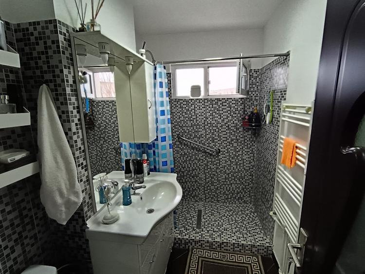 APARTAMENT 2 CAMERE, MOBILAT SI UTILAT, ET.3/4, PODU ROS, RENOVAT RECENT - 8