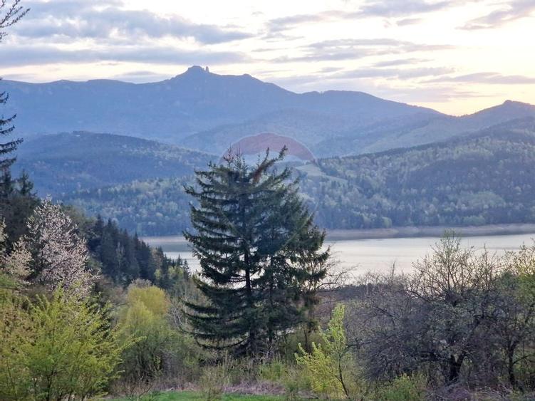 Teren cu vedere la Muntele Ceahlau - 6