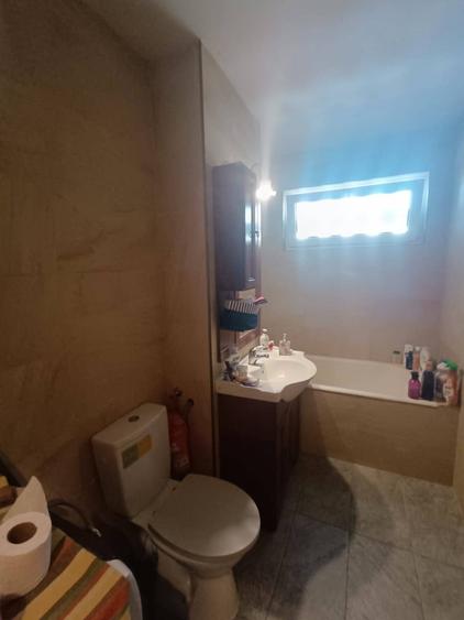 Apartament 4 camere, de vanzare, decomandat, Mana?tur, strada Mehedin?i, etaj 2/4 - 6