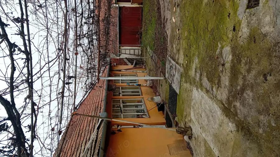 Vand casa Arad str.Barsei 6 .telefon - 3