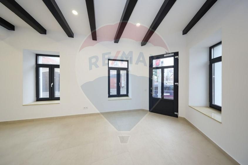 Constructie comerciala P+2 funcțiuni mixte  - str. Iuliu Maniu - 7