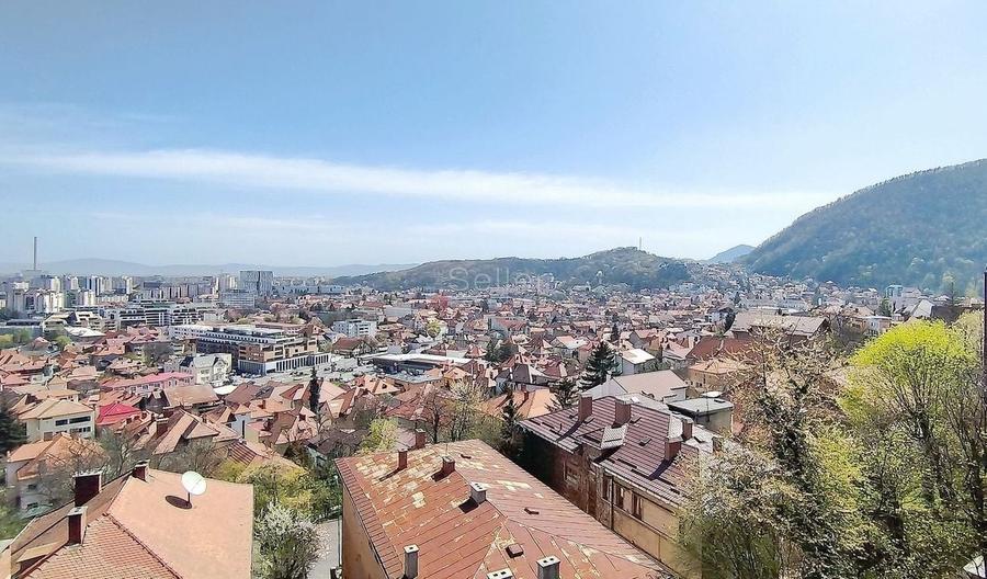 Priveliste Panoramica Spre Oras Si Masivul Tampa - 3