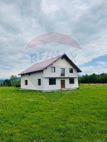 Casa / Vila cu 8 camere de vanzare - 2