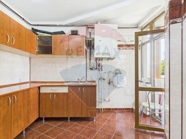 Inchiriere spatiu ideal pentru firma - 5 camere, zona Ferdinand - 15