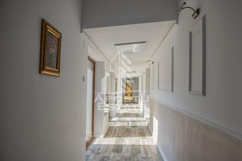 Vila,Piscina,teren fotbal,gradina,vegetatie - 10