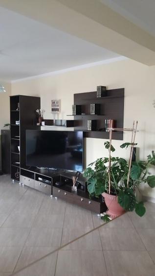 Casă individuală cu 5 camere cu Canalizare în Glâmbocu