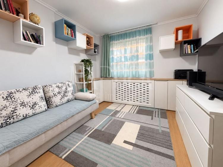 Apartament cu 3 camere semidecomandat în Florești