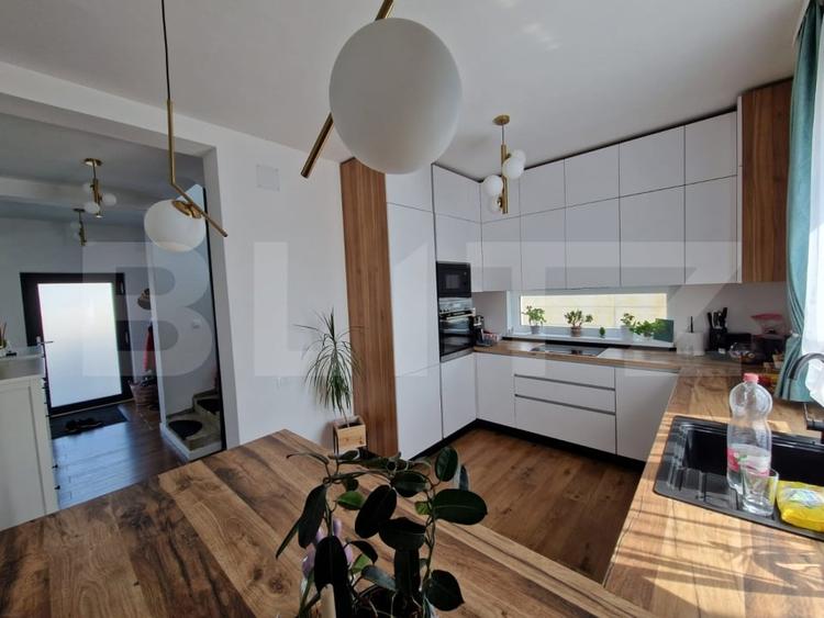 Vila superba in Livezeni, independenta energetic - 1