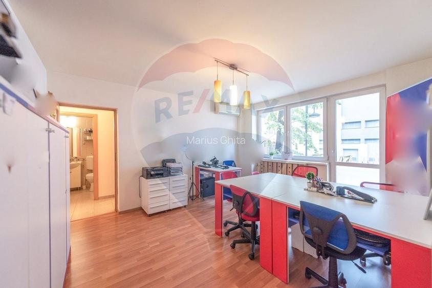 Apartament cu 3 camere semidecomandat, mobilat în Dorobanți Apartament cu 3 camere semidecomandat, mobilat în Dorobanți